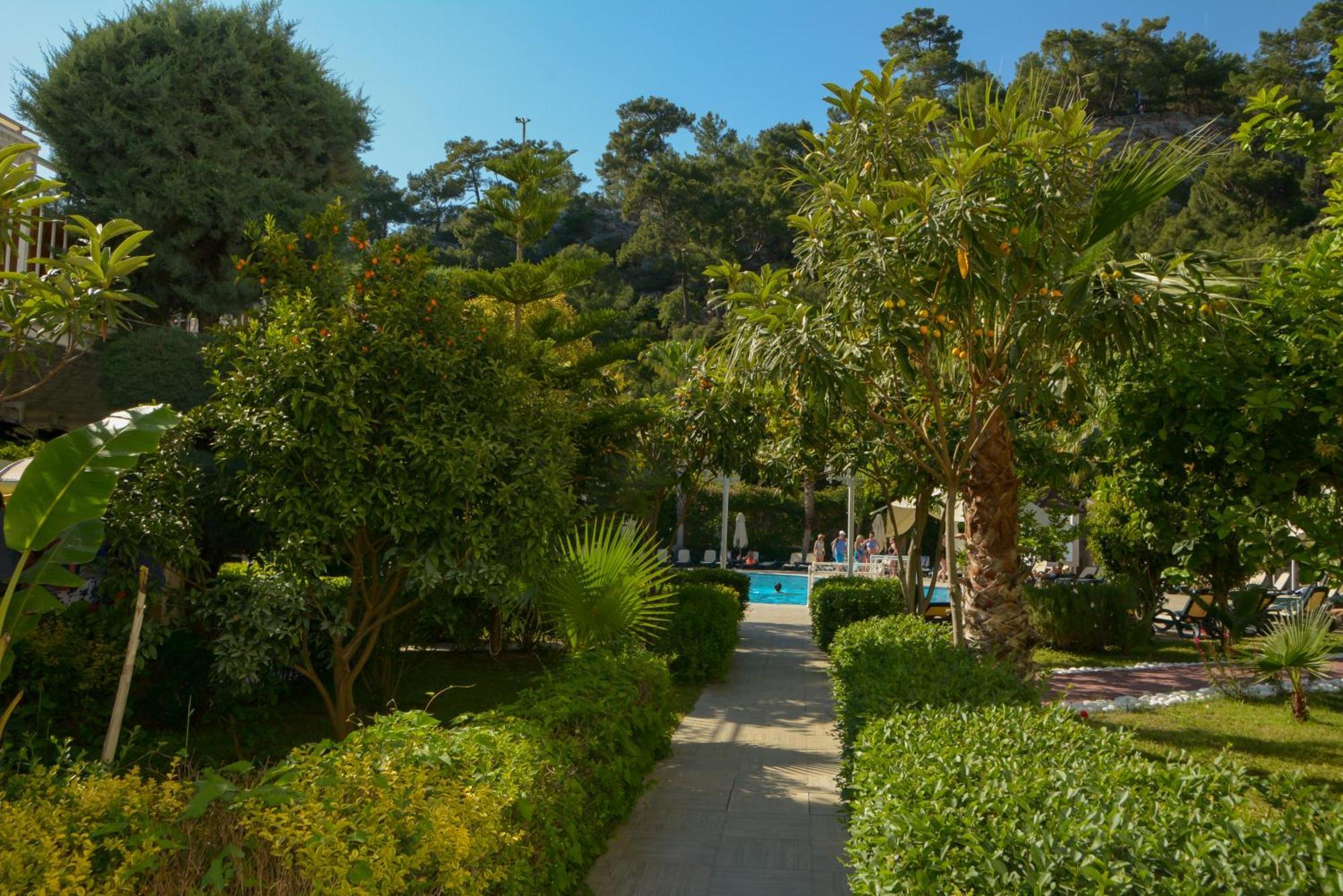 Miramor Hotel & Spa Antalya Exterior foto The gardens of the hotel